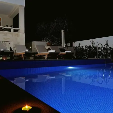 Dream - Private Pool Sutivan